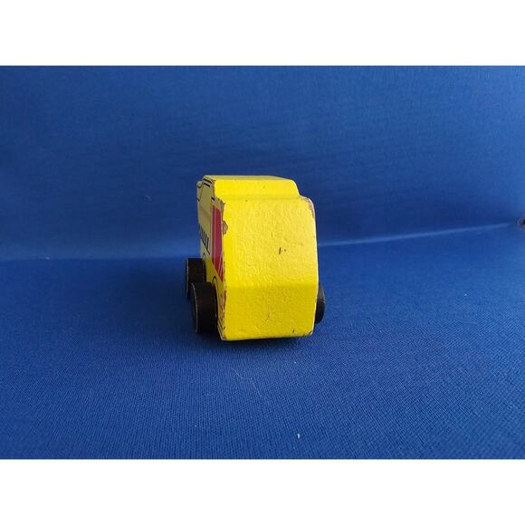 Greenbrier - Wood Yellow Toy Construction Truck - loose - Picture 4 of 8